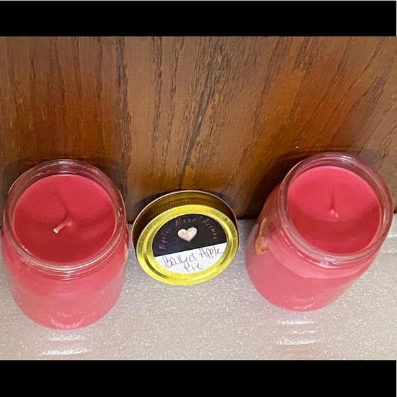 Hand Poured Baked Apple Pie Scented Soy Candle - Picture 3 of 4